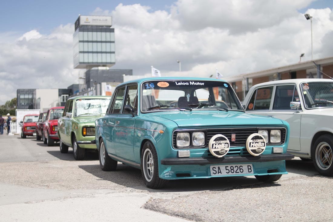 SEAT llena el Jarama por el 50 aniversario del 124 y su 68 cumpleaños