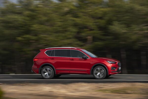 SEAT Tarraco PHEV lateral movimiento