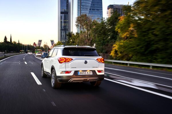 Ssangyong Korando GLP trasera movimiento