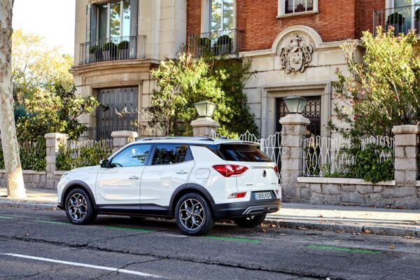 Ssangyong Korando GLP trasera aparcado