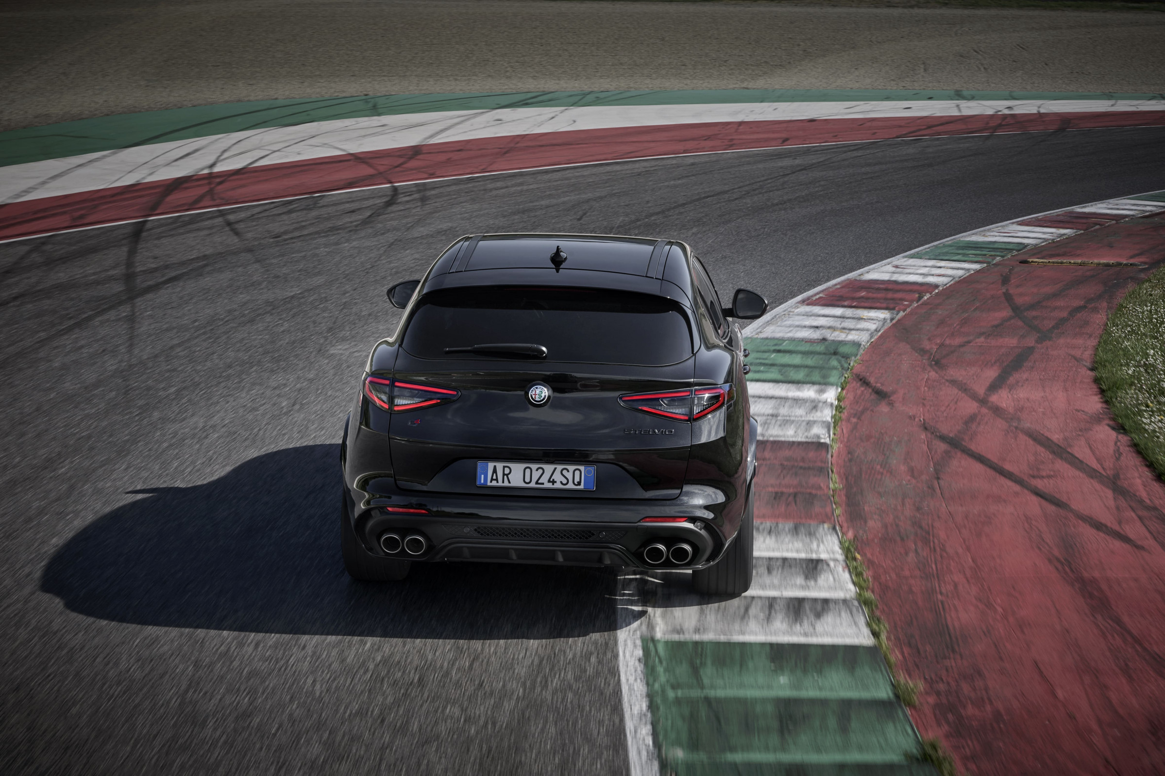 Parte trasera del Alfa Romeo Stelvio Quadrifoglio Super Sport