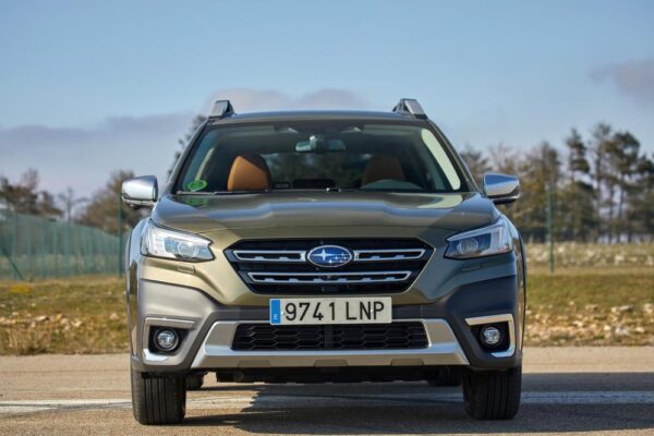 Subaru Outback Revista CAR frontal