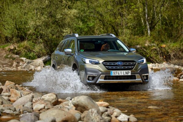 Subaru Outback Revista CAR rio