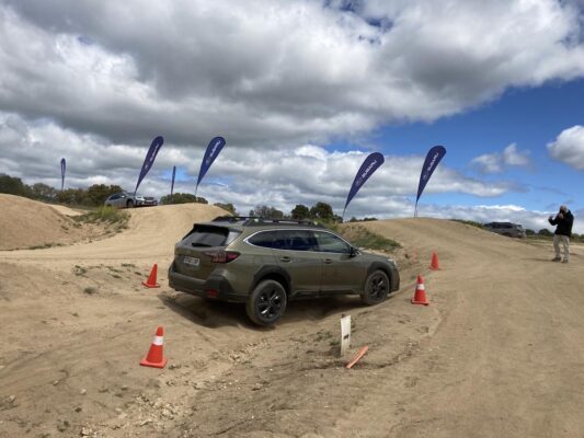 Subaru Outback Revista CAR off road