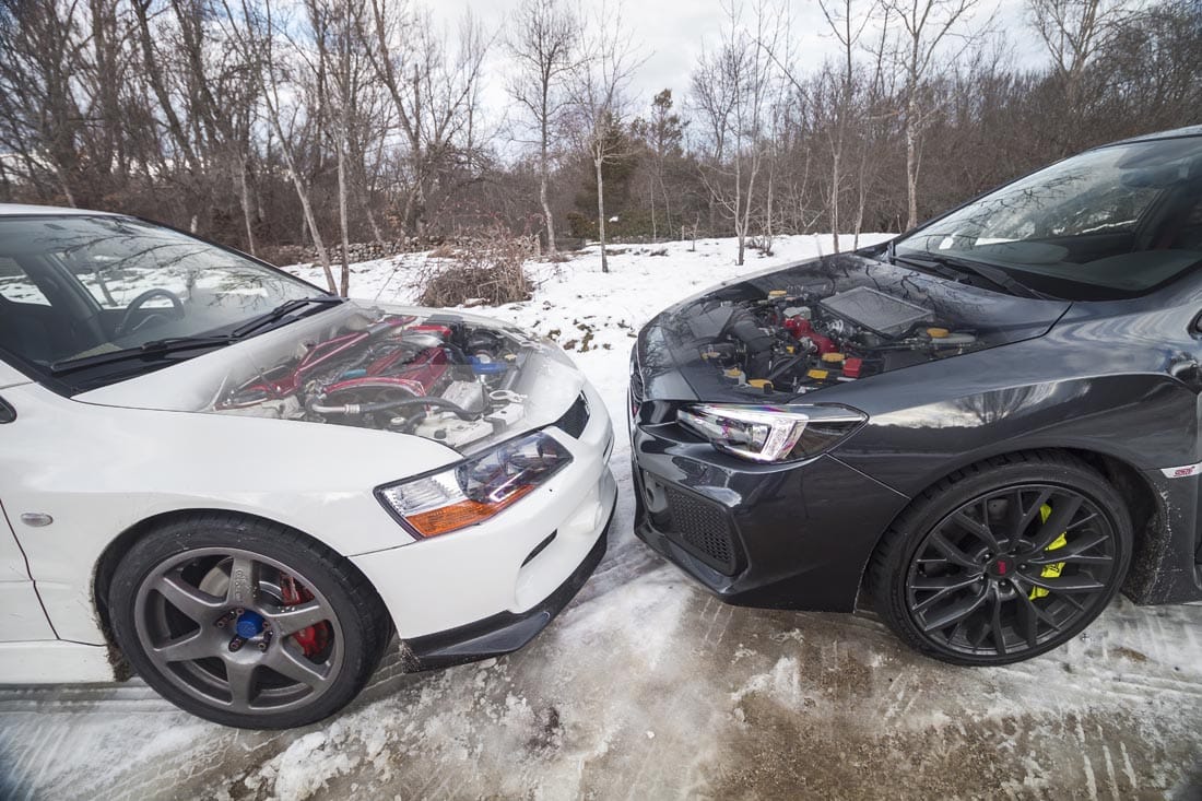 Subaru WRX STi 2018 vs Mitsubishi EVO VIII, vieja escuela