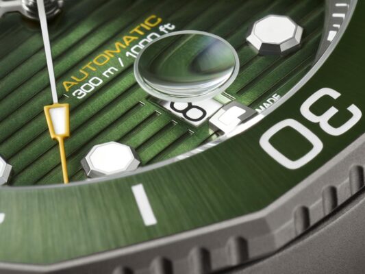 TAG Heuer Aquaracer 2021 Revista CAR verde fecha