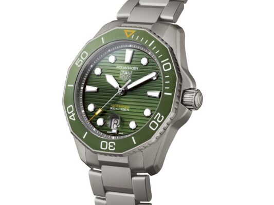 TAG Heuer Aquaracer 2021 Revista CAR verde