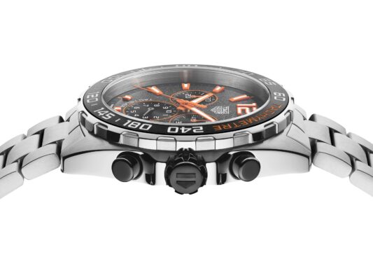 TAG Heuer Formula 1 lateral naranja