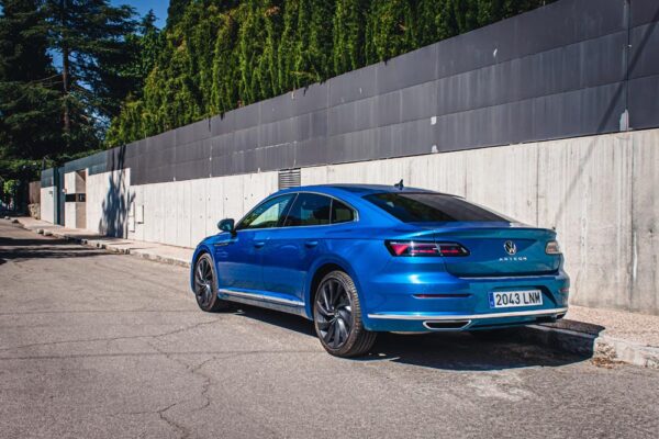 VW Arteon TDI trasera