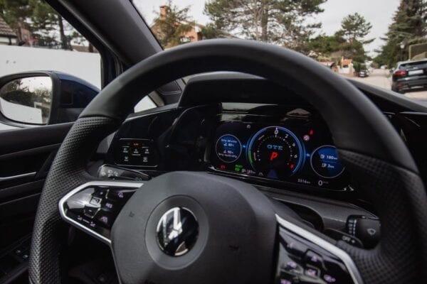 VW Golf GTE interior