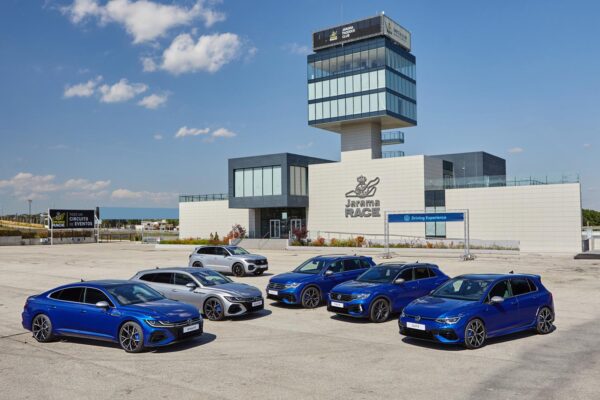 Exprimiendo la Gama R de Volkswagen en el Jarama