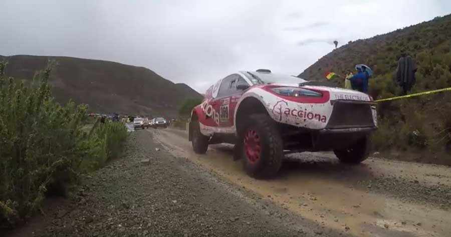 El Acciona 100% EcoPowered realiza un gran hito en la historia del Dakar