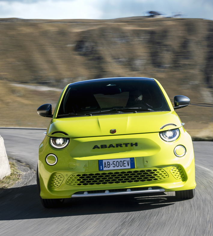 Nuevo Abarth 500e: el escorpión eléctrico