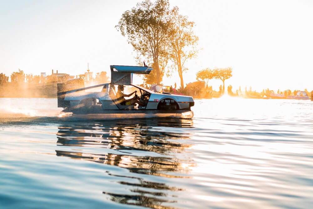 DeLorean Hovercraft, el «coche» del futuro a la venta por 40.000 €