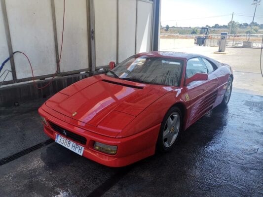 Escapada en el Ferrari 348, 30 años de pura pasión italiana