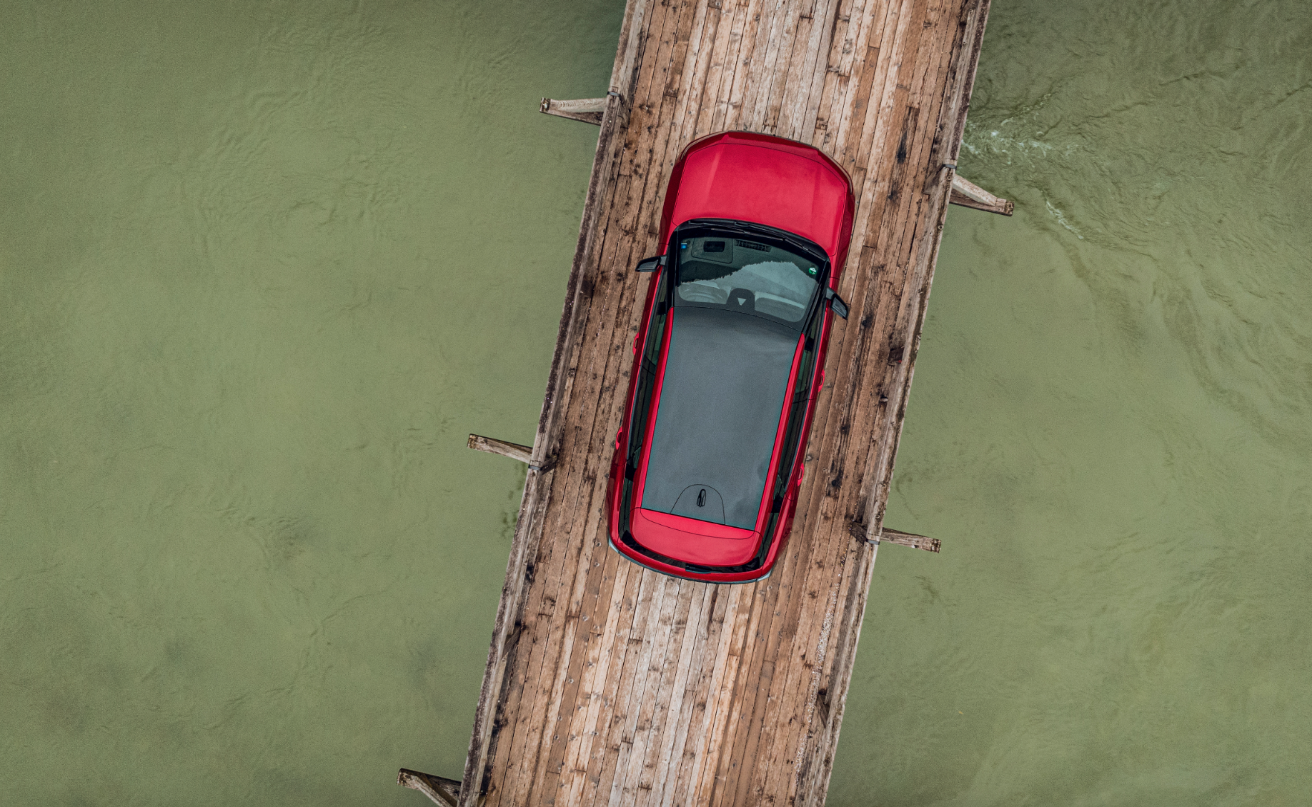 Ford Explorer: échame un cable