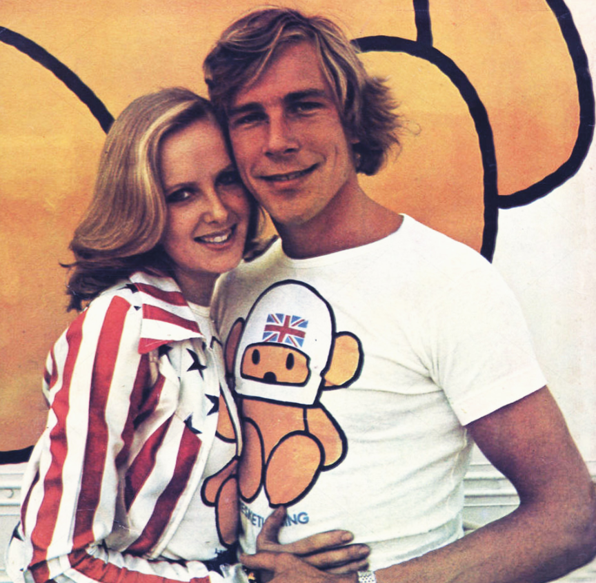 Hesketh vendía camisetas con el oso amarillo