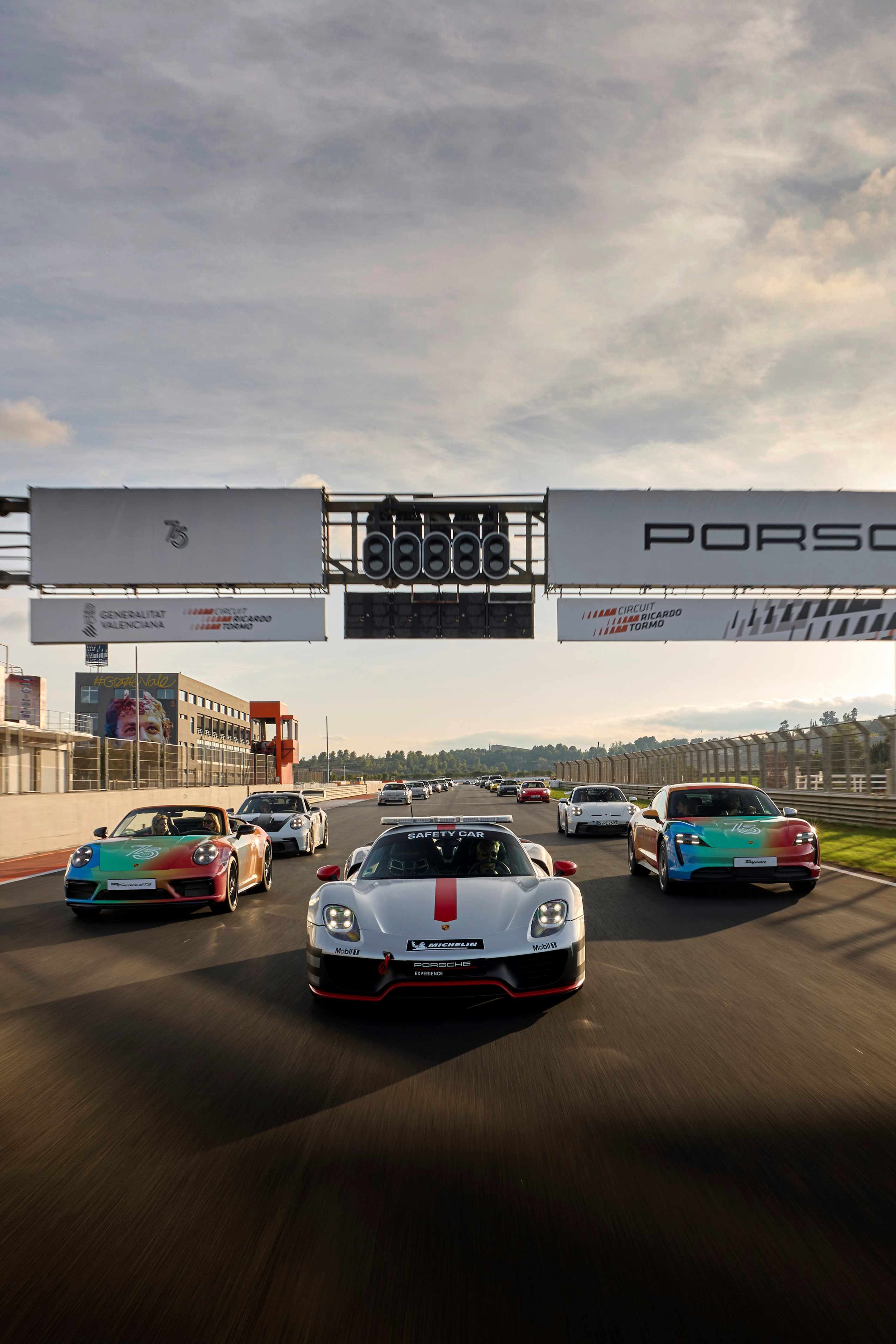 Porsche celebra su 75º aniversario con un espectacular despliegue en el Circuit Ricardo Tormo