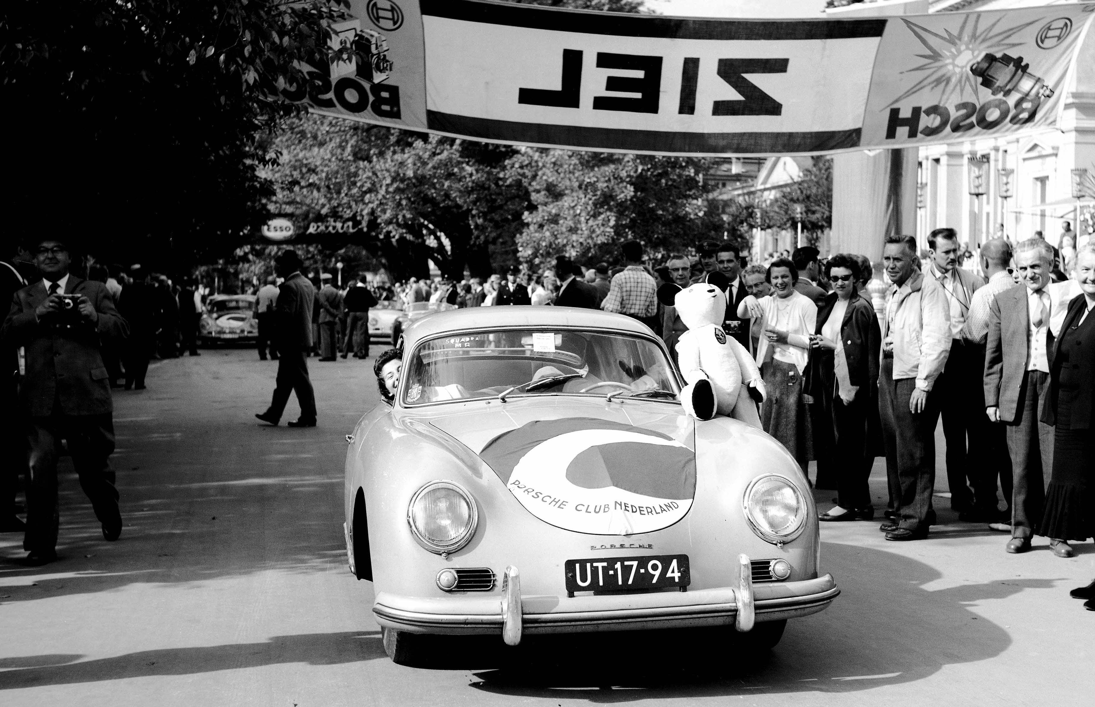 Club Porsche cumple 70 años, felicidades a los más de 700 que hay repartidos por el mundo