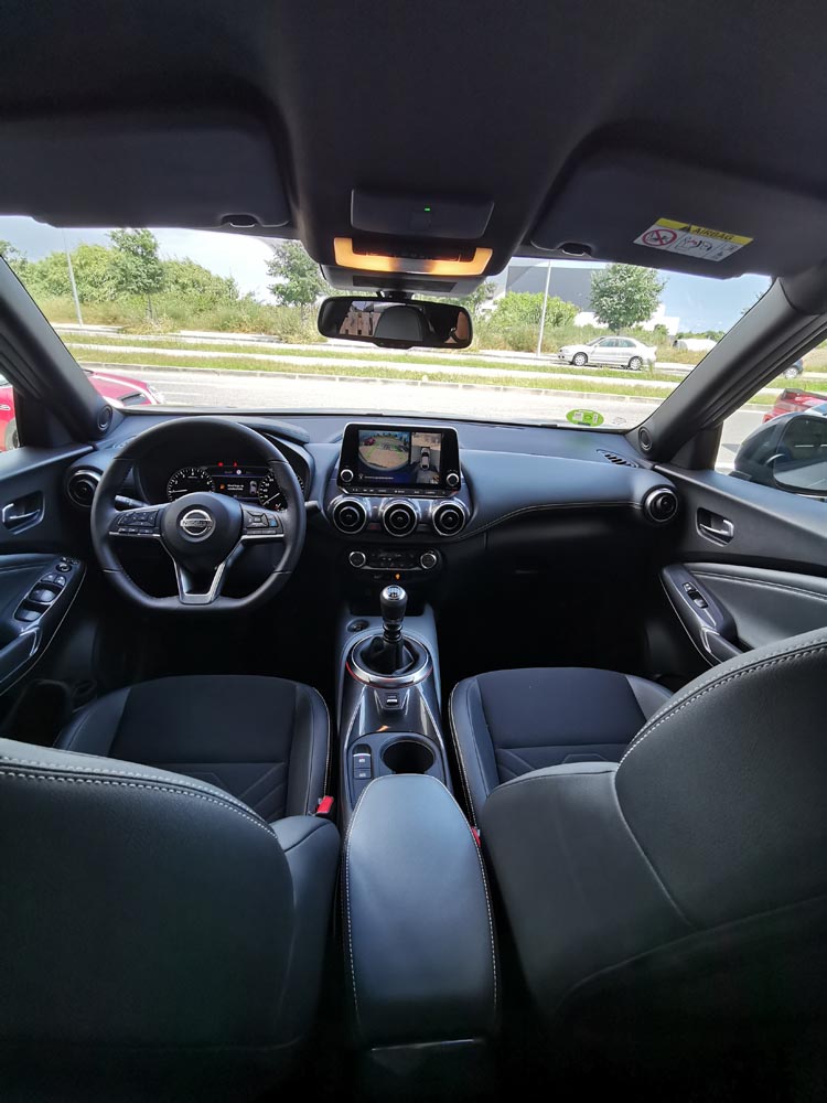 Nissan Juke Tekna interior