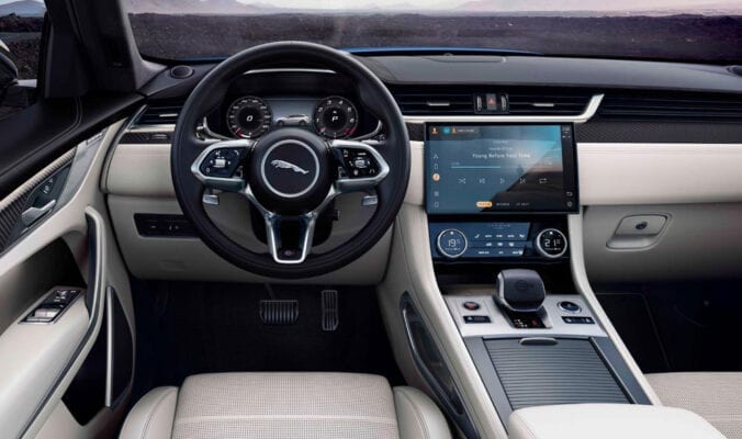 Jaguar F-Pace SVR 2021 vista interior