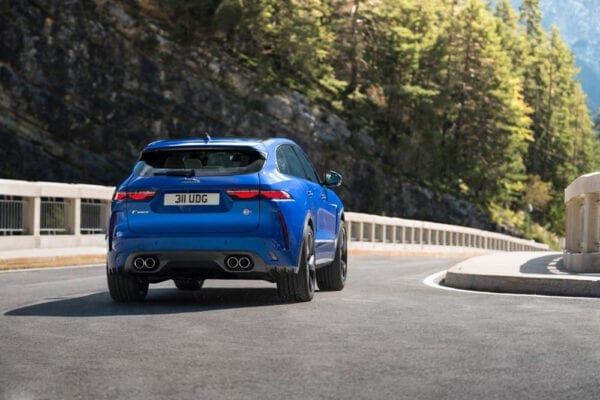 Jaguar F-Pace SVR 2021 trasera