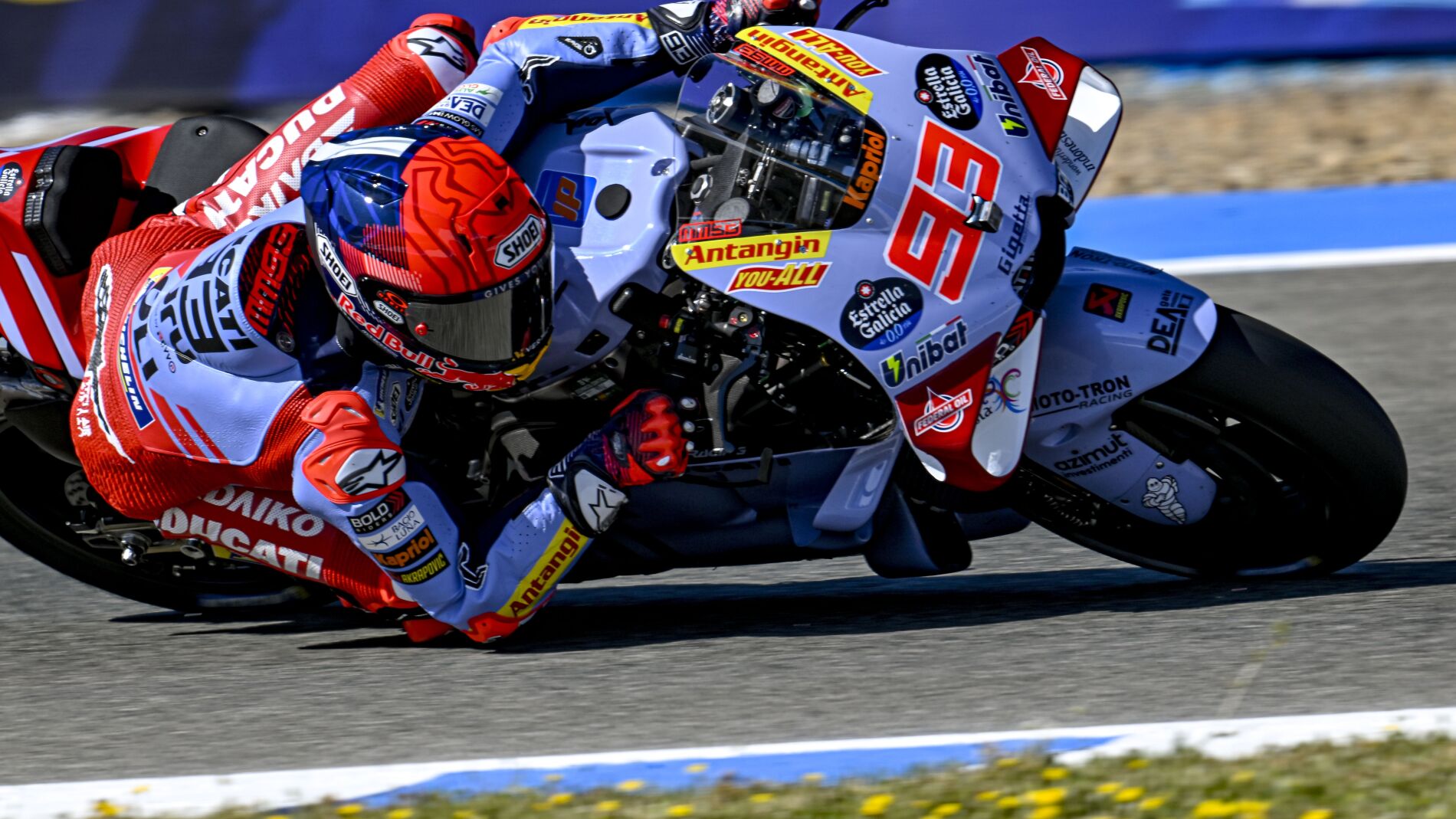 Ducati capa por sorpresa la moto de Marc Márquez Ducati capa por sorpresa la moto de Marc Márquez