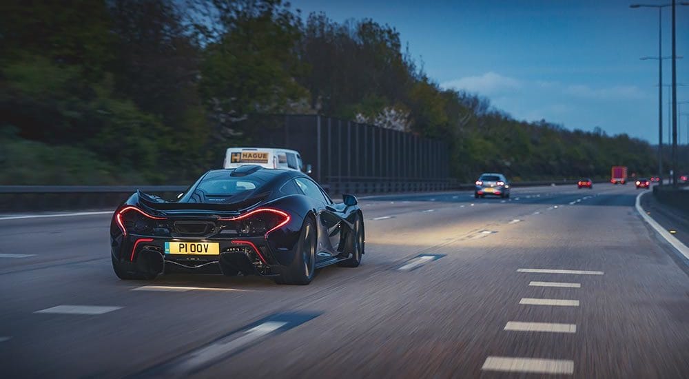 Paseo nocturno por Londres con un McLaren P1