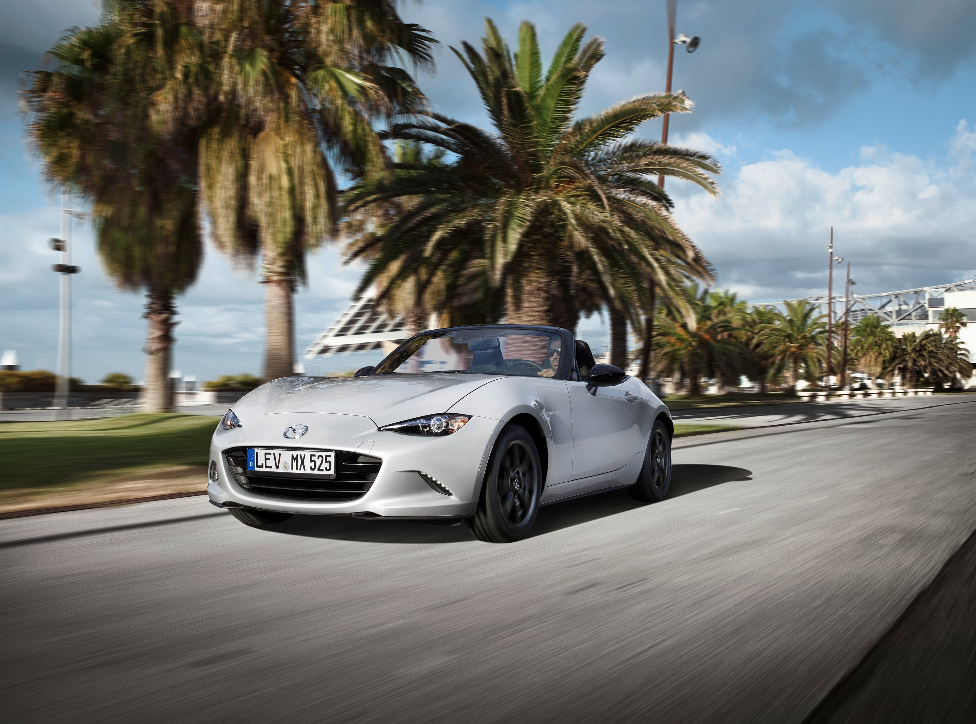 mx-5_2015_action_06_screen-v2