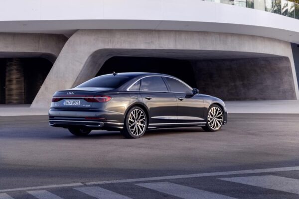 El nuevo Audi A8 se renueva e incluye la versión de gran lujo A8 L Horch