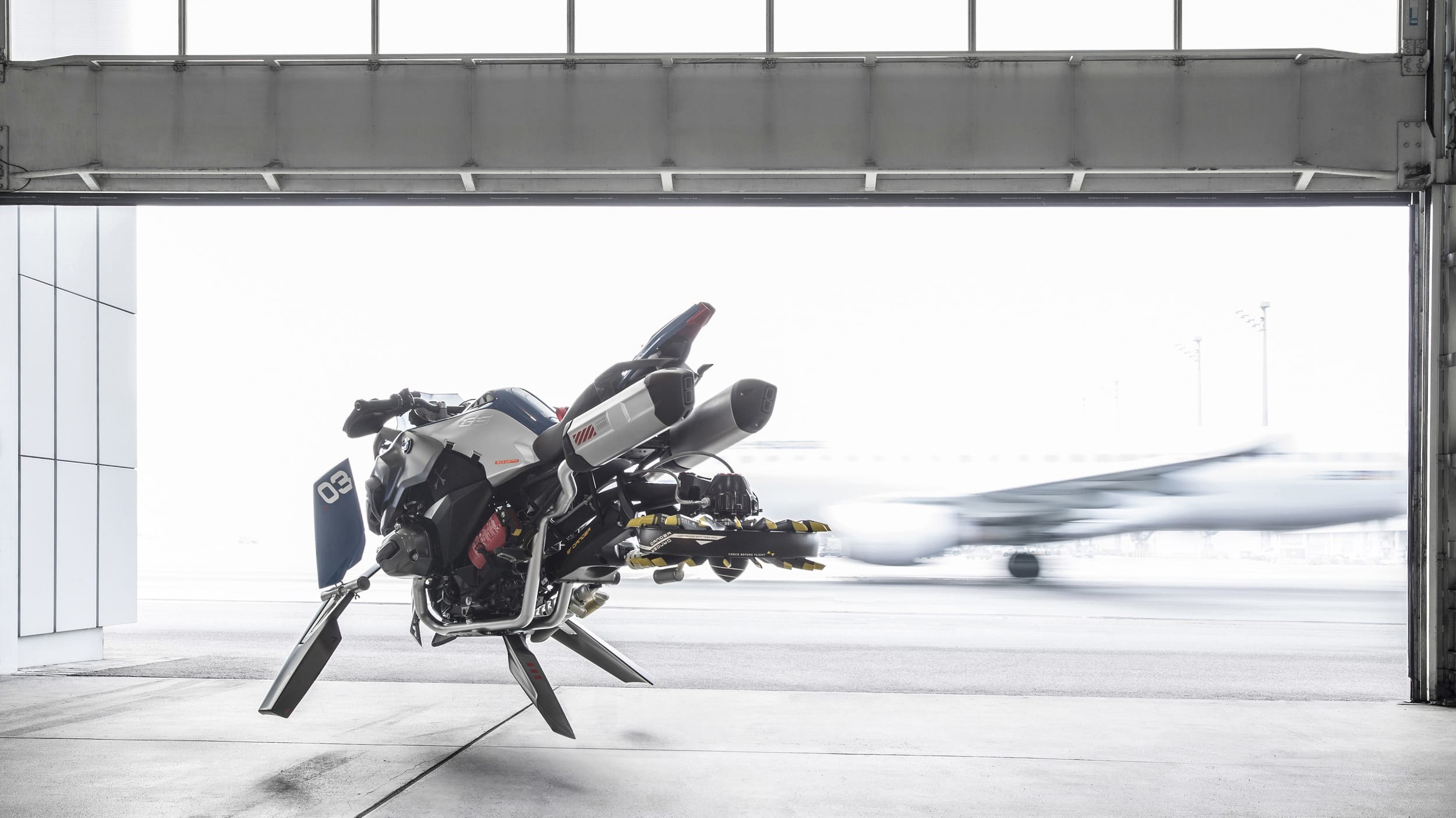 BMW y LEGO se unen para dar vida a esta motor voladora