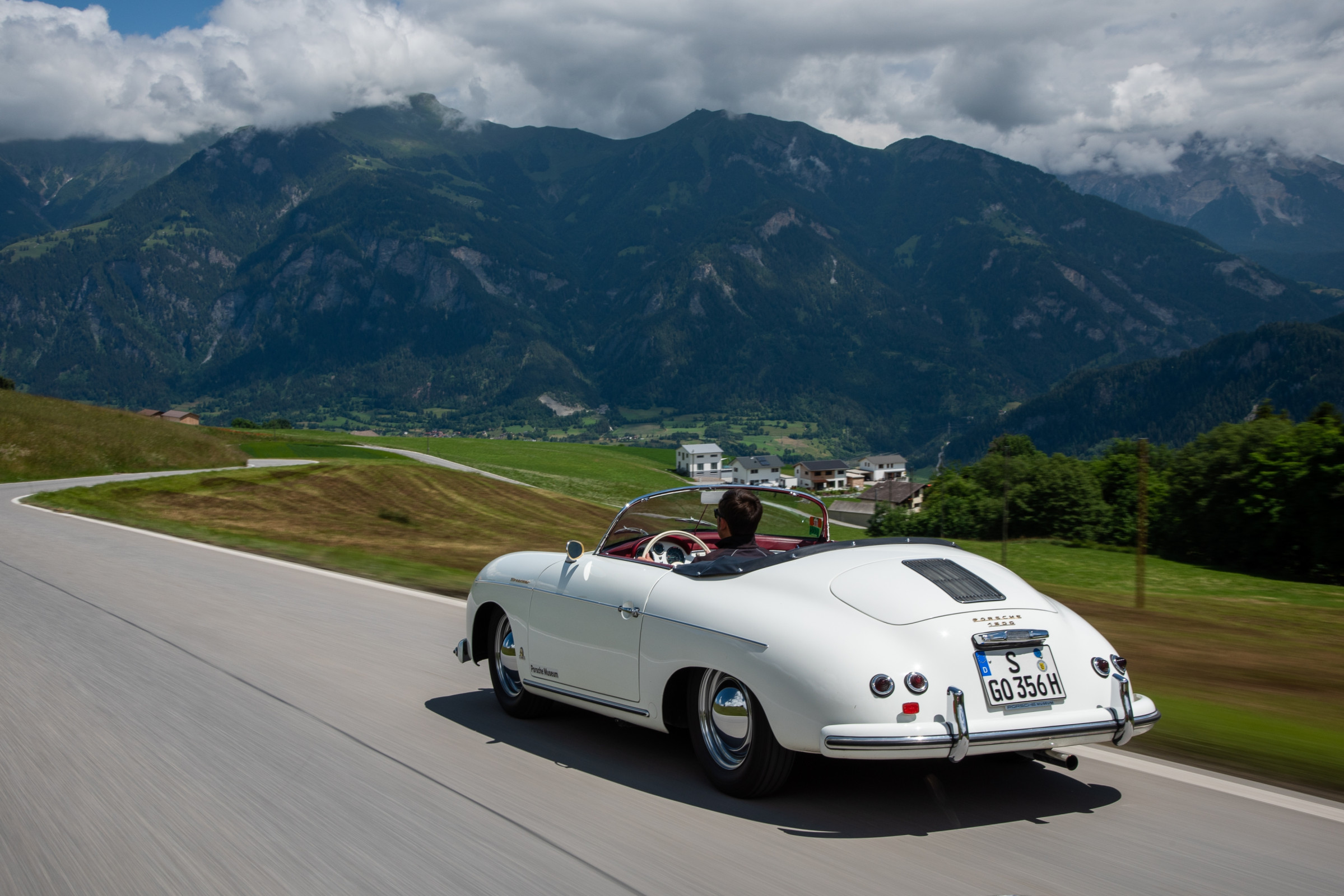 Porsche y la conquista de la velocidad: del 356 al Taycan Turbo GT, la historia de la aceleración definitiva