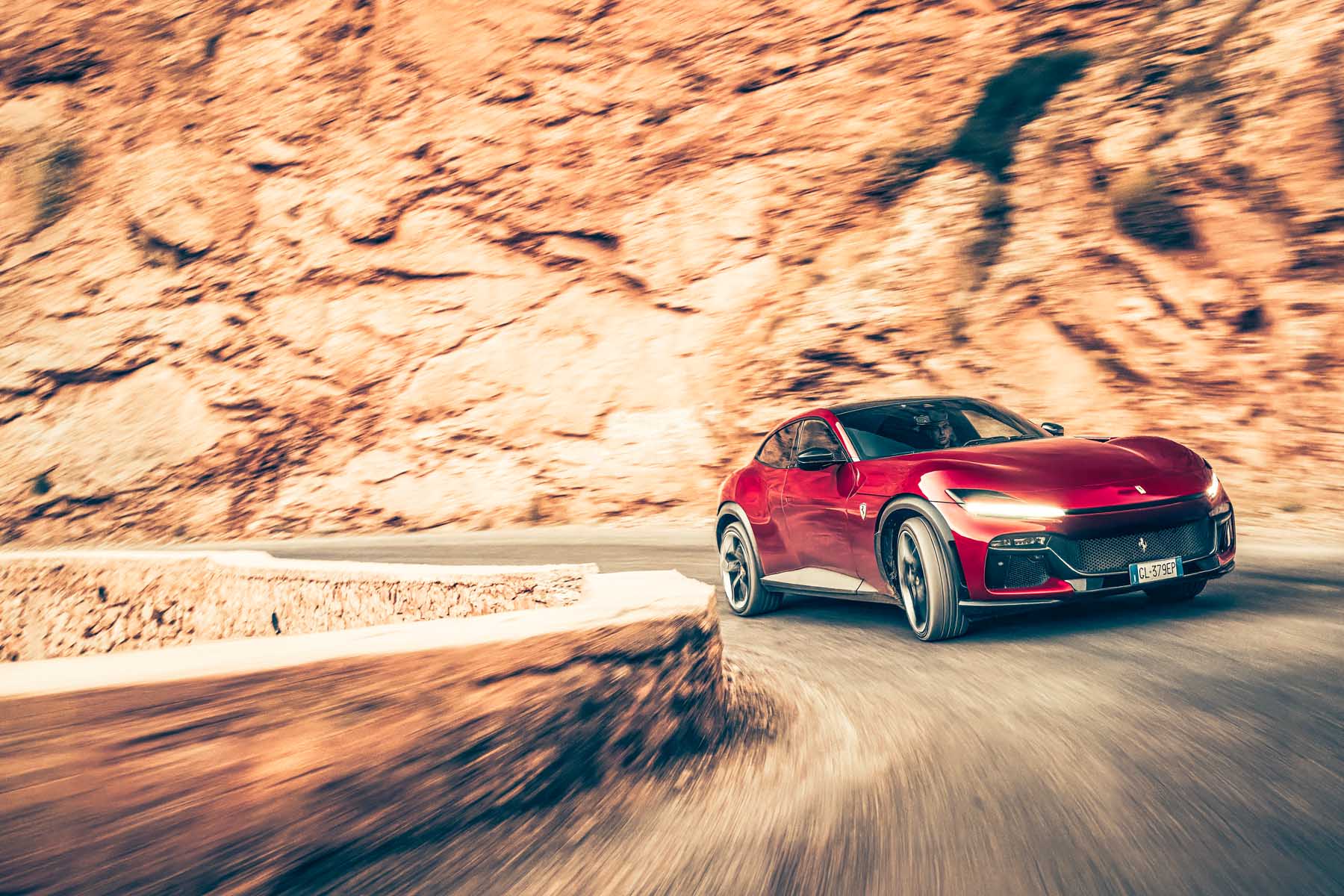 Ferrari Purosangue en el desierto: bajarse al moro II