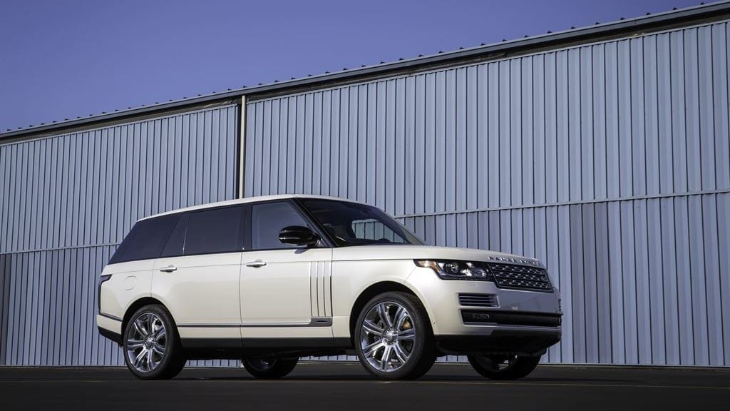 Range Rover vs Rolls Phantom: la vida es para cuatro