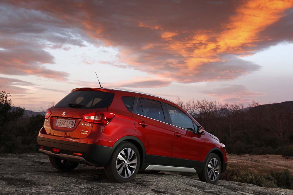 Suzuki S-Cross: Hibridación japonesa