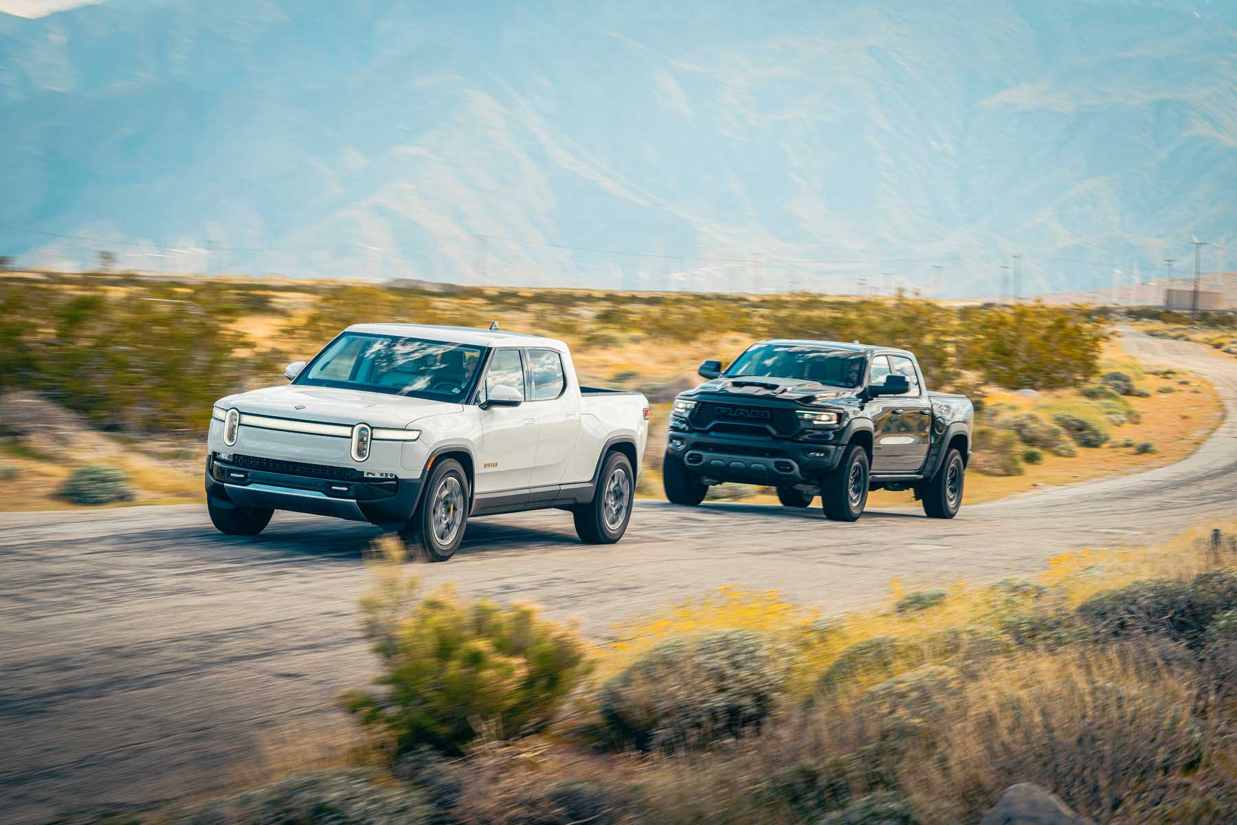 Rivian R1T contras la RAM 1500 TRX